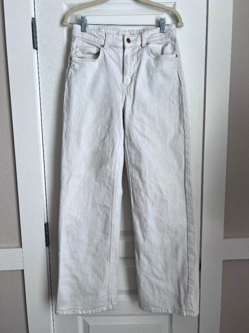 H&M Off-White Wide High Rise Jeans (Size 6)